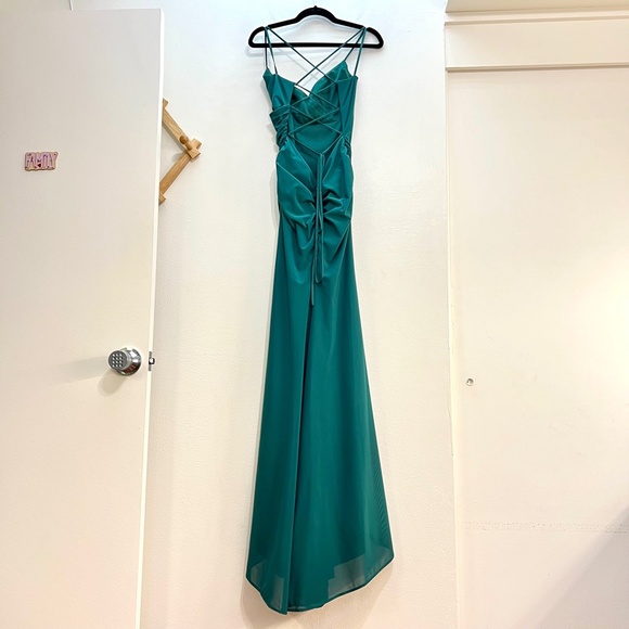 La Femme 28541 V-Neck Lace-Up Back Ruched Net Jersey Gown - Picture 6 of 12